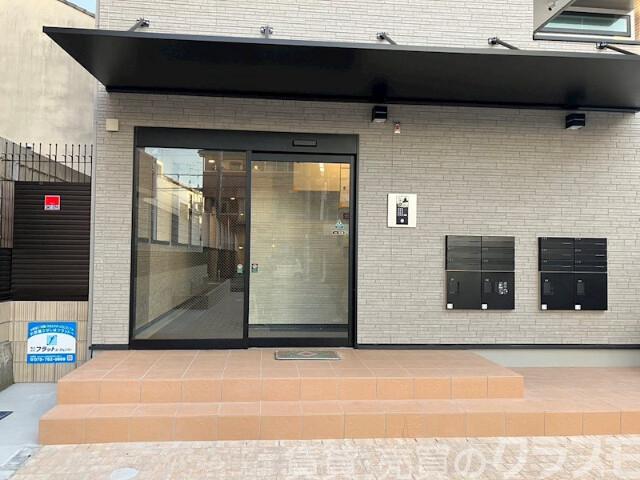 26/30 エントランス