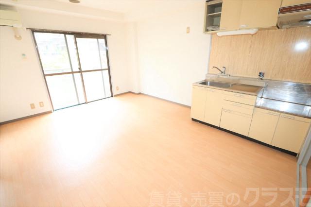 16/19 エントランス