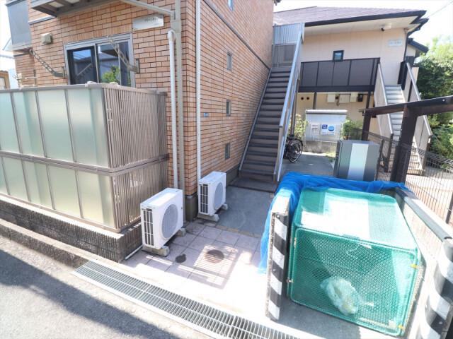 22/30 エントランス