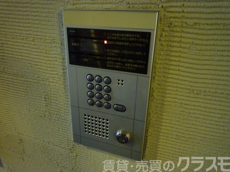 28/30 エントランス