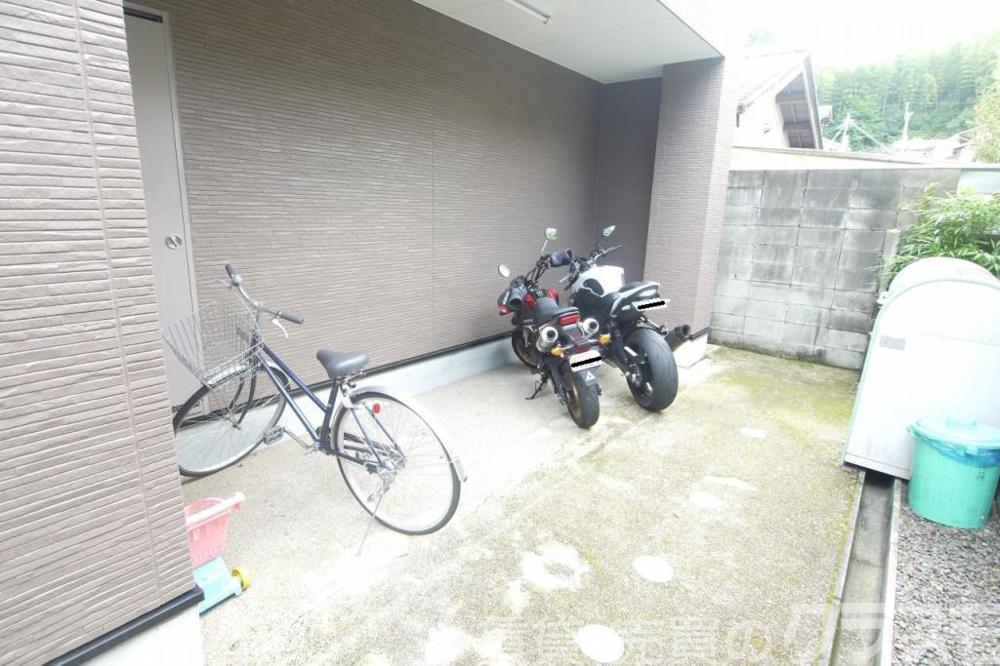 30/30 エントランス