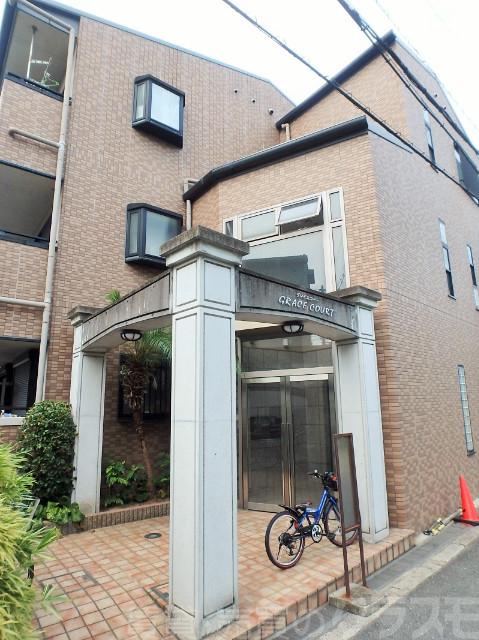 23/30 エントランス