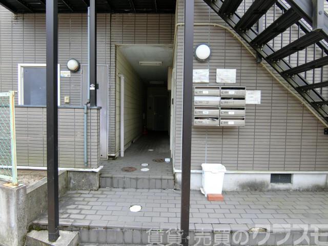 28/30 エントランス