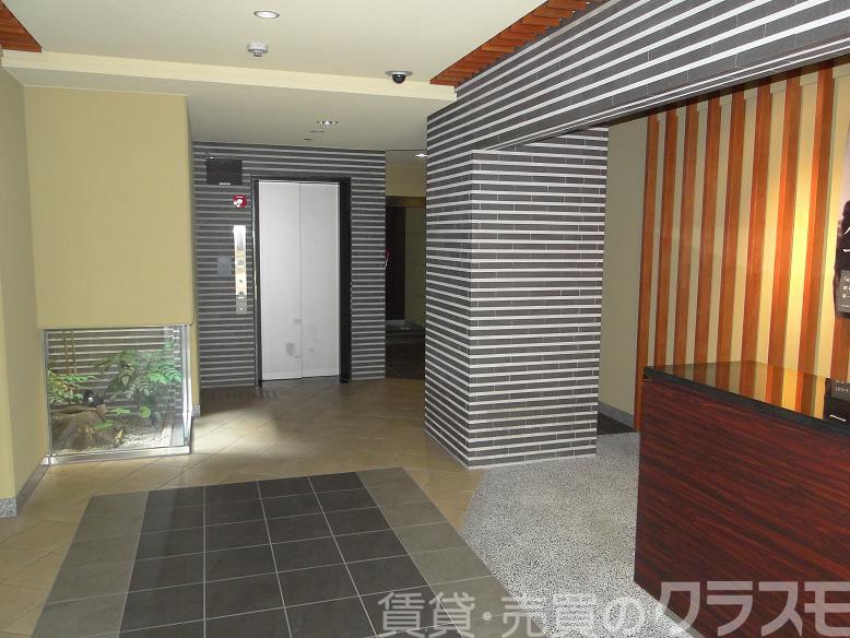 2/4 エントランス