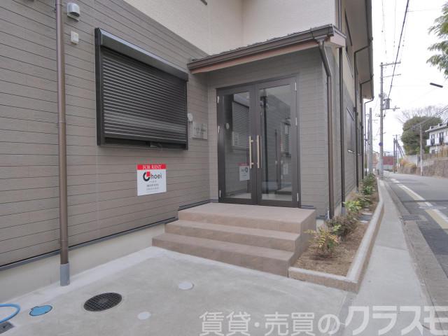 28/30 エントランス