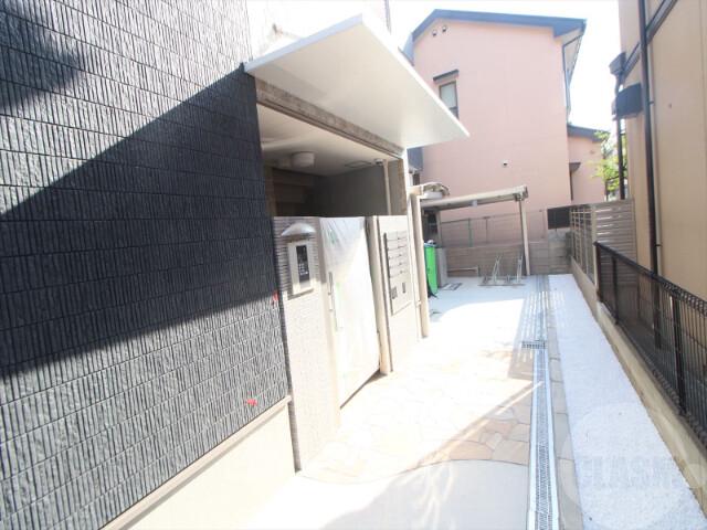 22/29 エントランス