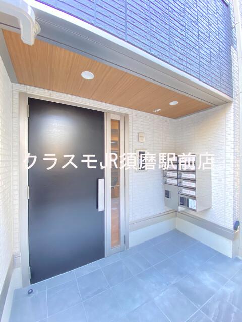 27/30 エントランス