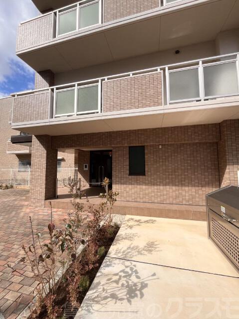 25/30 エントランス