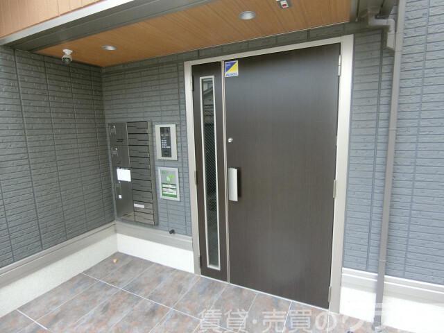 28/30 エントランス