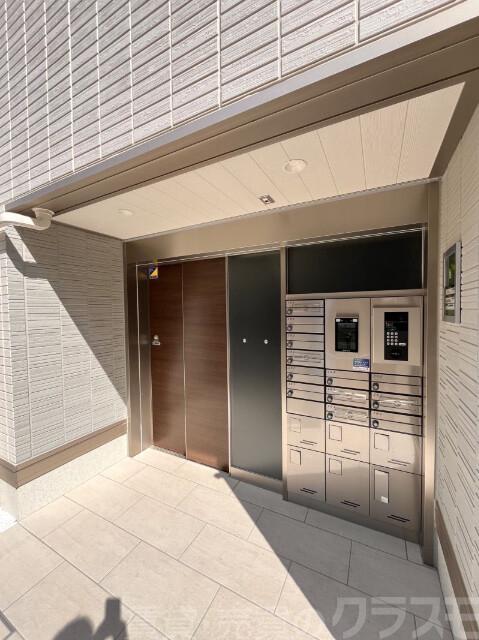 18/29 エントランス