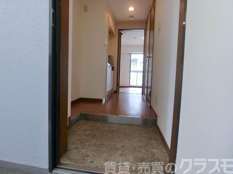 16/30 玄関