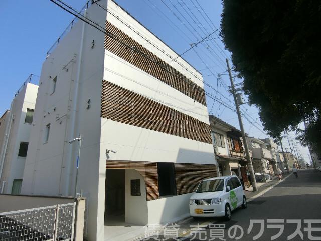 28/30 エントランス