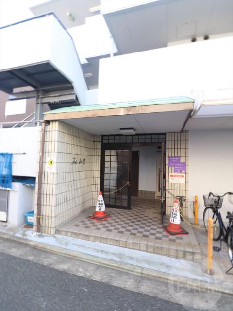 22/29 エントランス