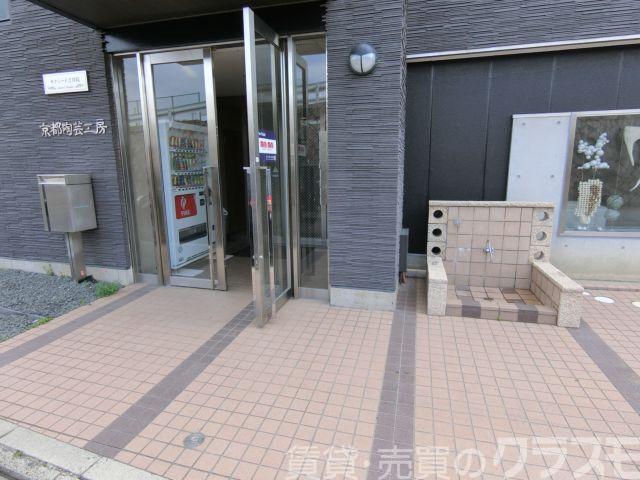 28/30 エントランス