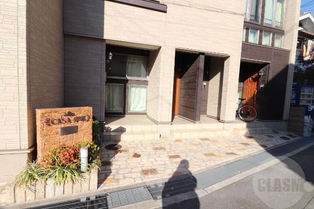 22/30 エントランス