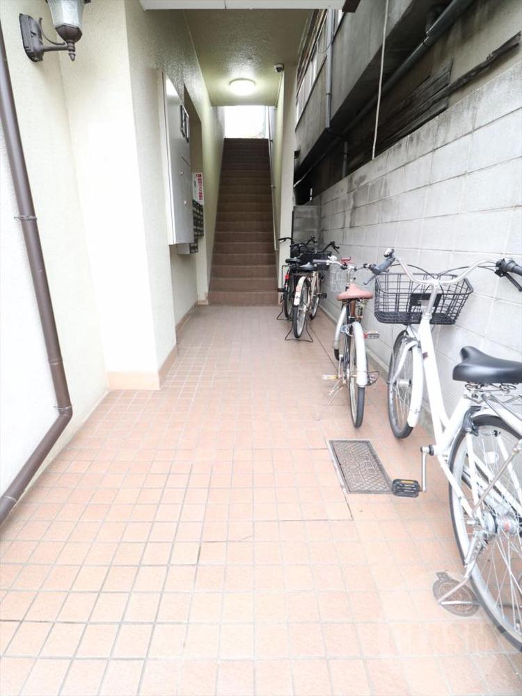 22/30 エントランス