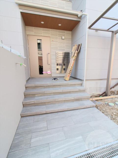 22/30 エントランス