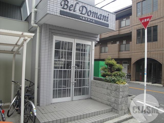 21/30 エントランス