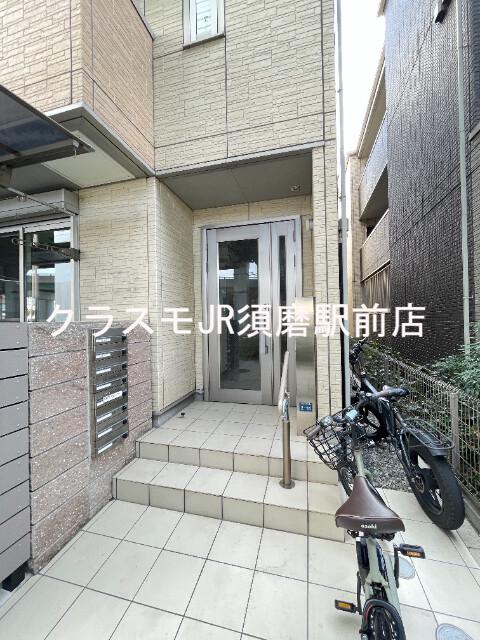 26/30 エントランス