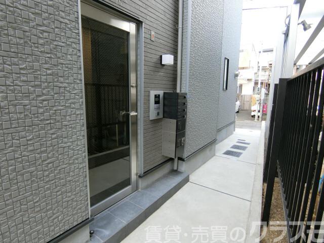 28/30 エントランス