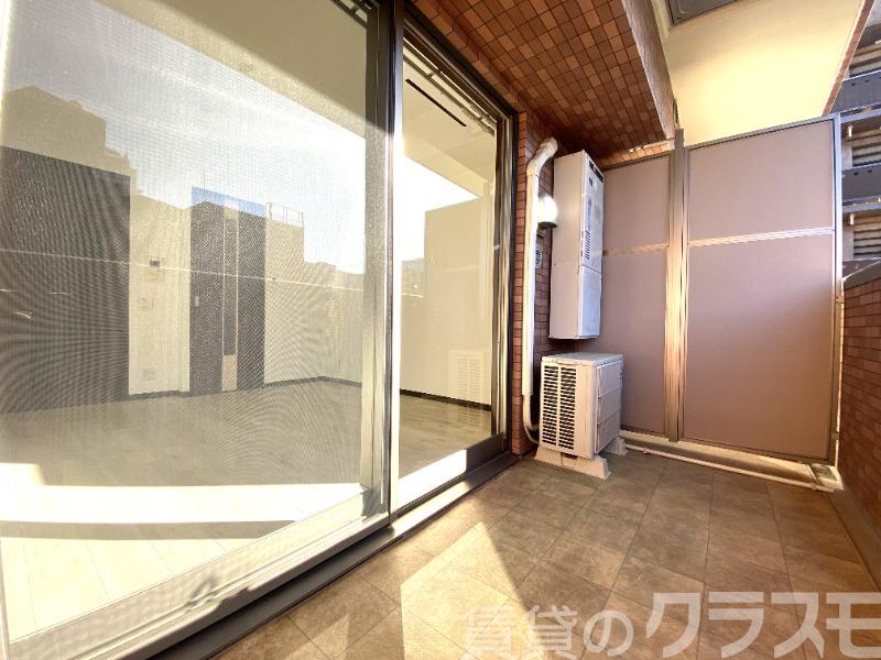 18/28 バルコニー