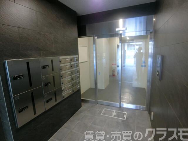 28/30 エントランス