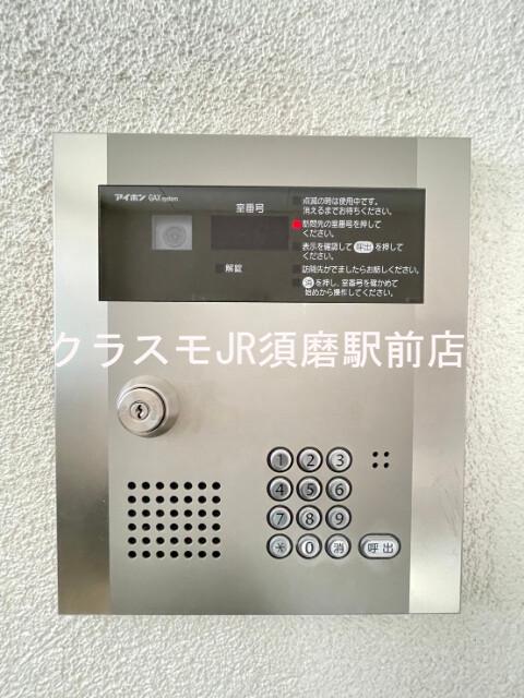 23/30 エントランス