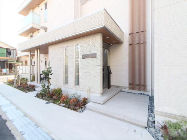 22/30 エントランス