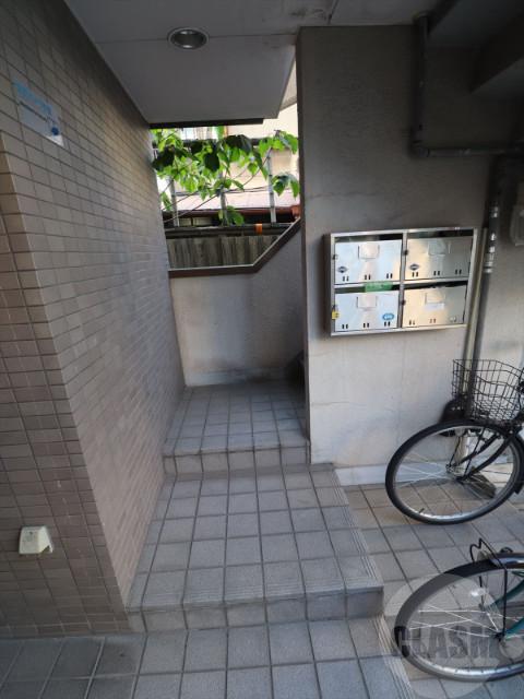 22/30 エントランス