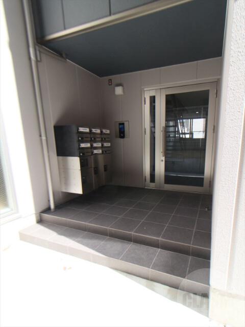 22/30 エントランス