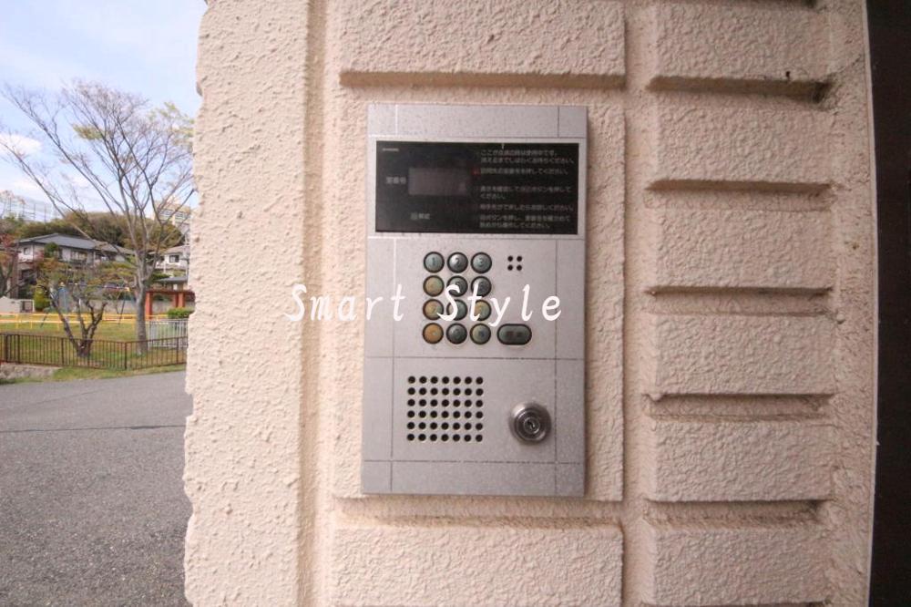 18/26 エントランス