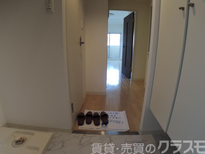 16/30 玄関