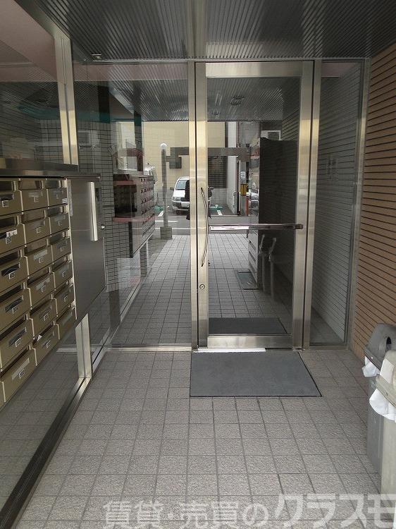 2/2 エントランス