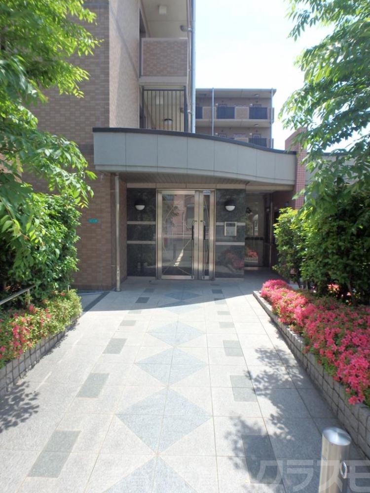 21/26 エントランス