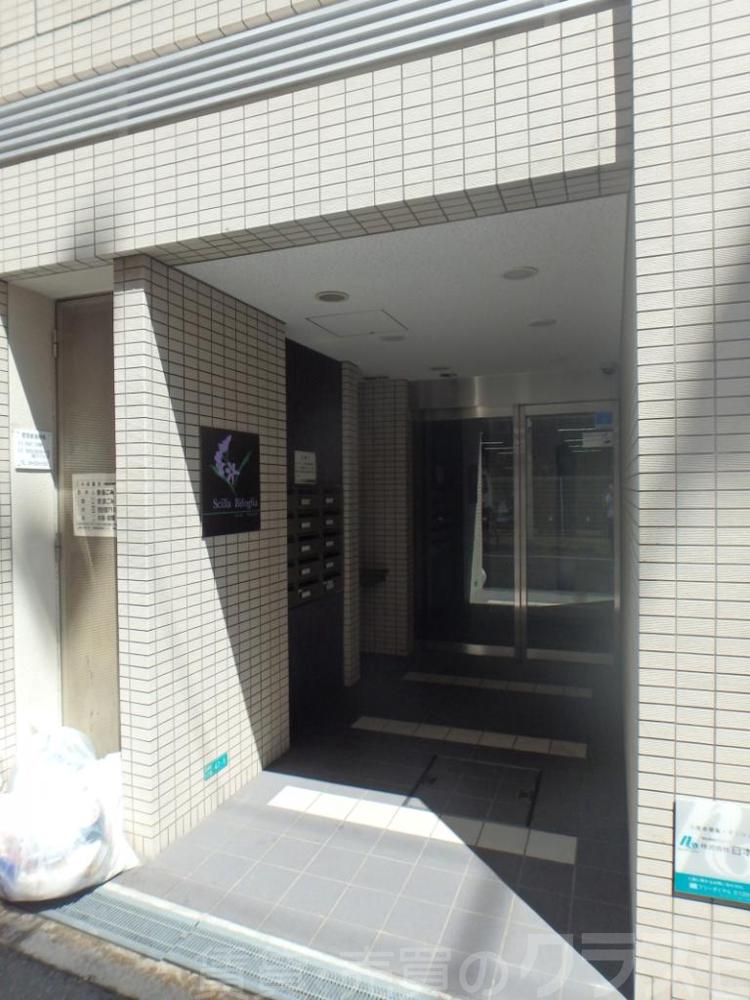 22/30 エントランス