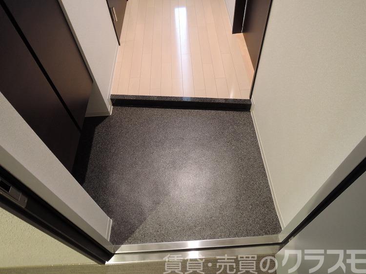 16/30 玄関
