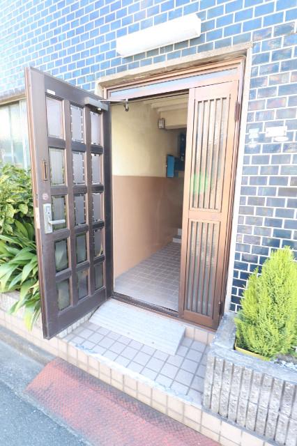 16/26 エントランス