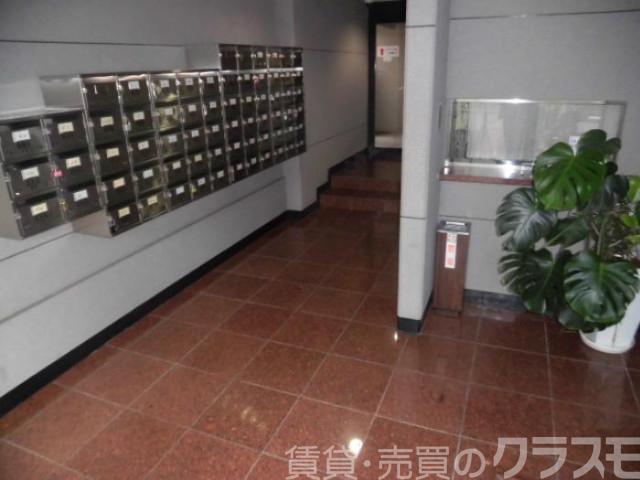 27/30 エントランス