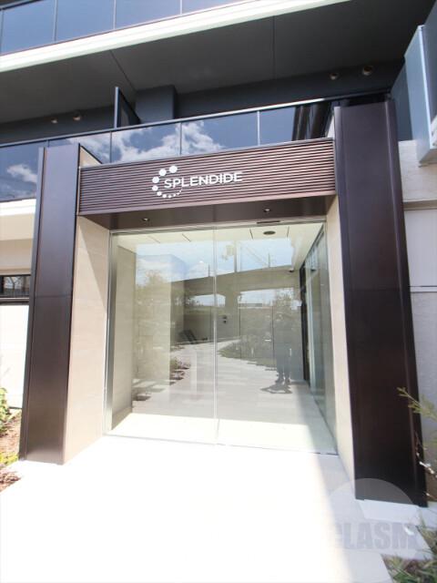 22/30 エントランス