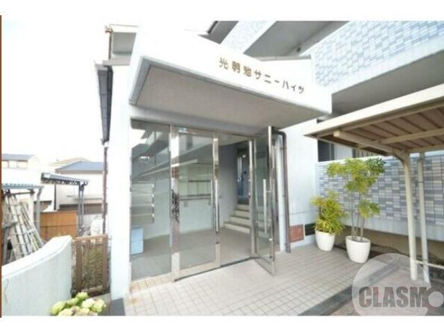 21/28 エントランス