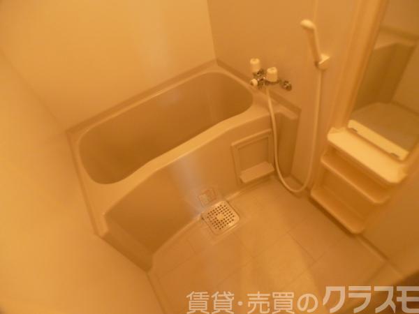 21/30 浴室