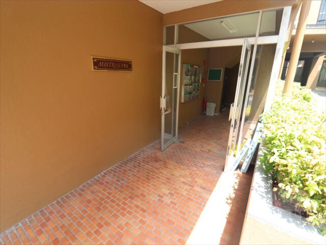 21/29 エントランス