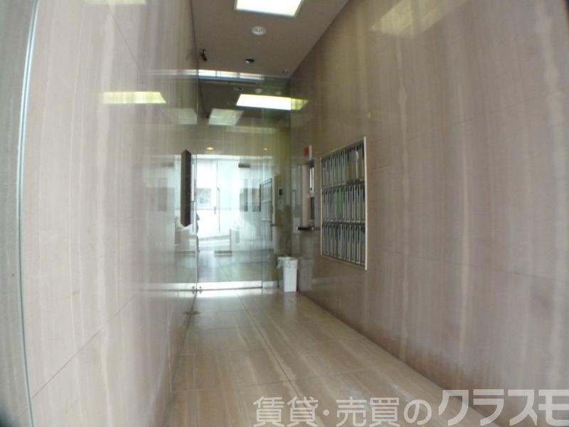 30/30 エントランス