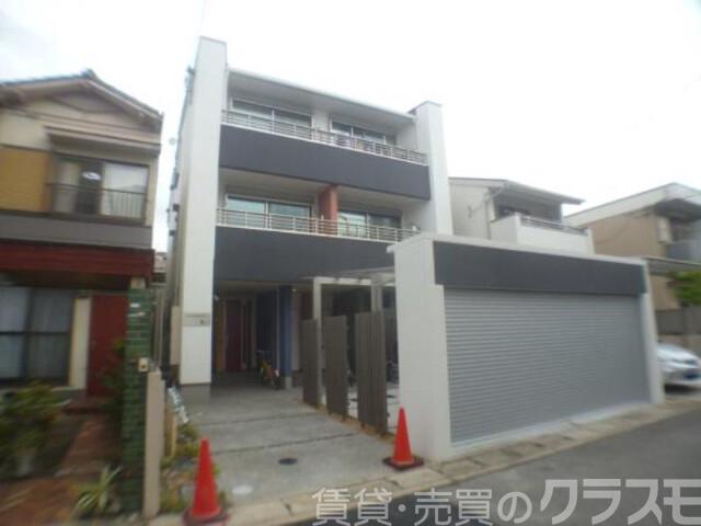 30/30 エントランス