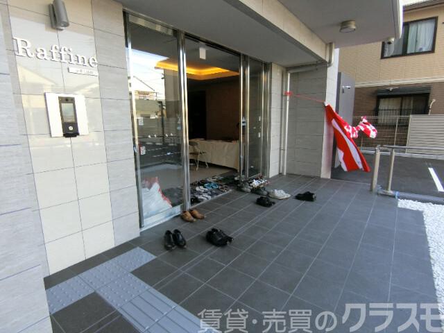 28/30 エントランス