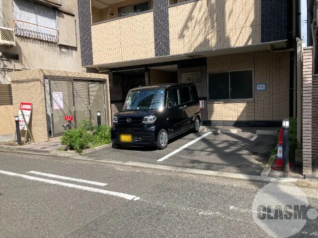 22/27 駐車場