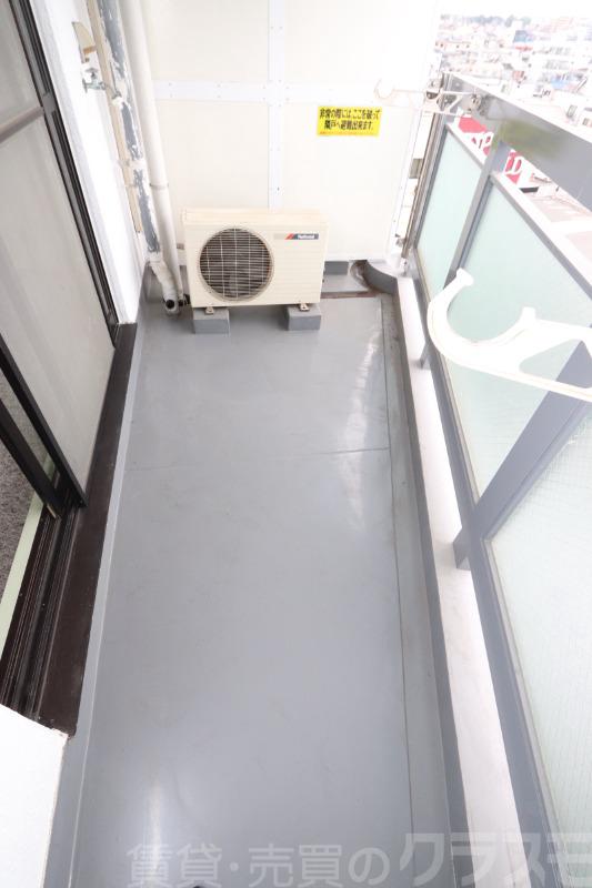 13/18 バルコニー