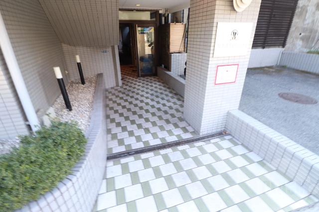 22/30 エントランス