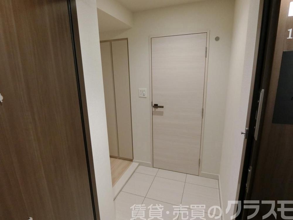 16/30 玄関