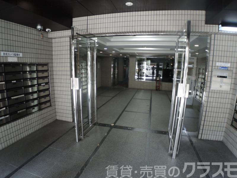 24/30 エントランス